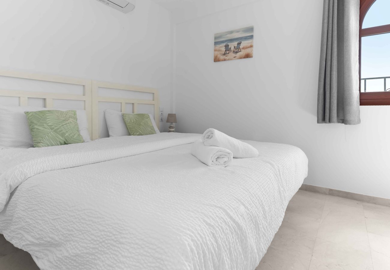 Byhus i Mijas Costa - Gå nemt til Strand, Shops, Restauranter, barer og fitnesscenter 