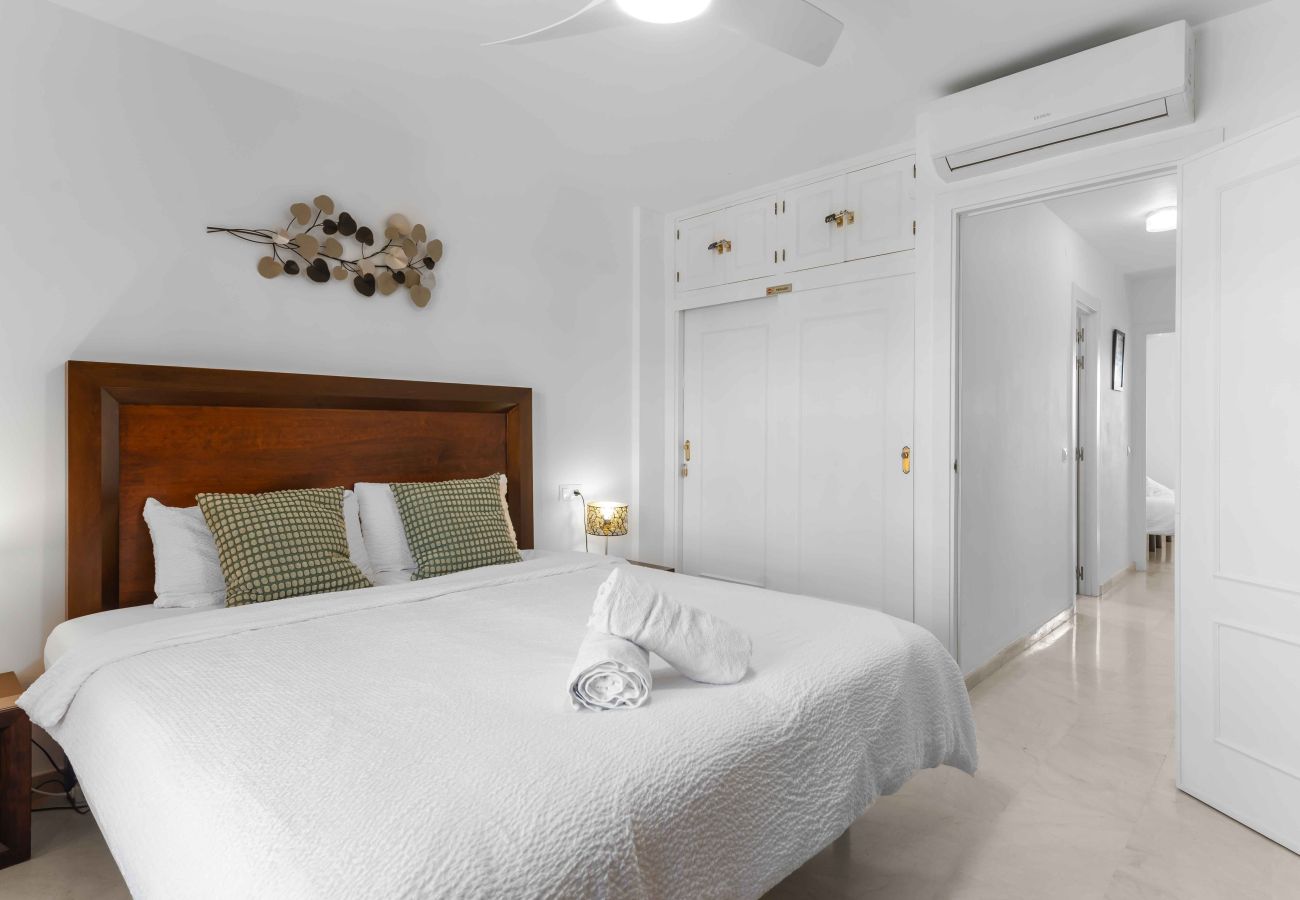 Byhus i Mijas Costa - Gå nemt til Strand, Shops, Restauranter, barer og fitnesscenter 