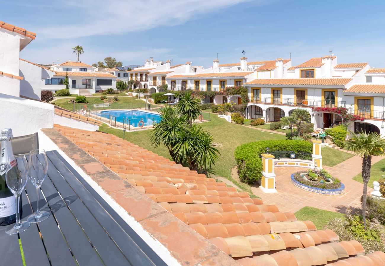 Byhus i Mijas Costa - Gå nemt til Strand, Shops, Restauranter, barer og fitnesscenter 