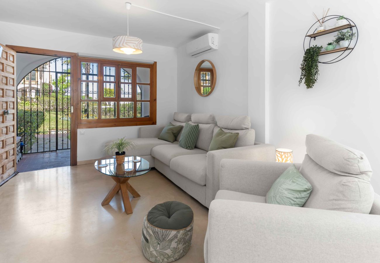 Byhus i Mijas Costa - Gå nemt til Strand, Shops, Restauranter, barer og fitnesscenter 