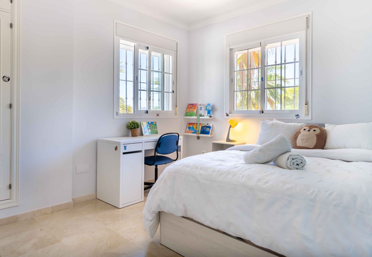 Villa i Mijas Costa - Smuk Villa, kun 5 min gang til Restauranter, Padel Klub og Fitness