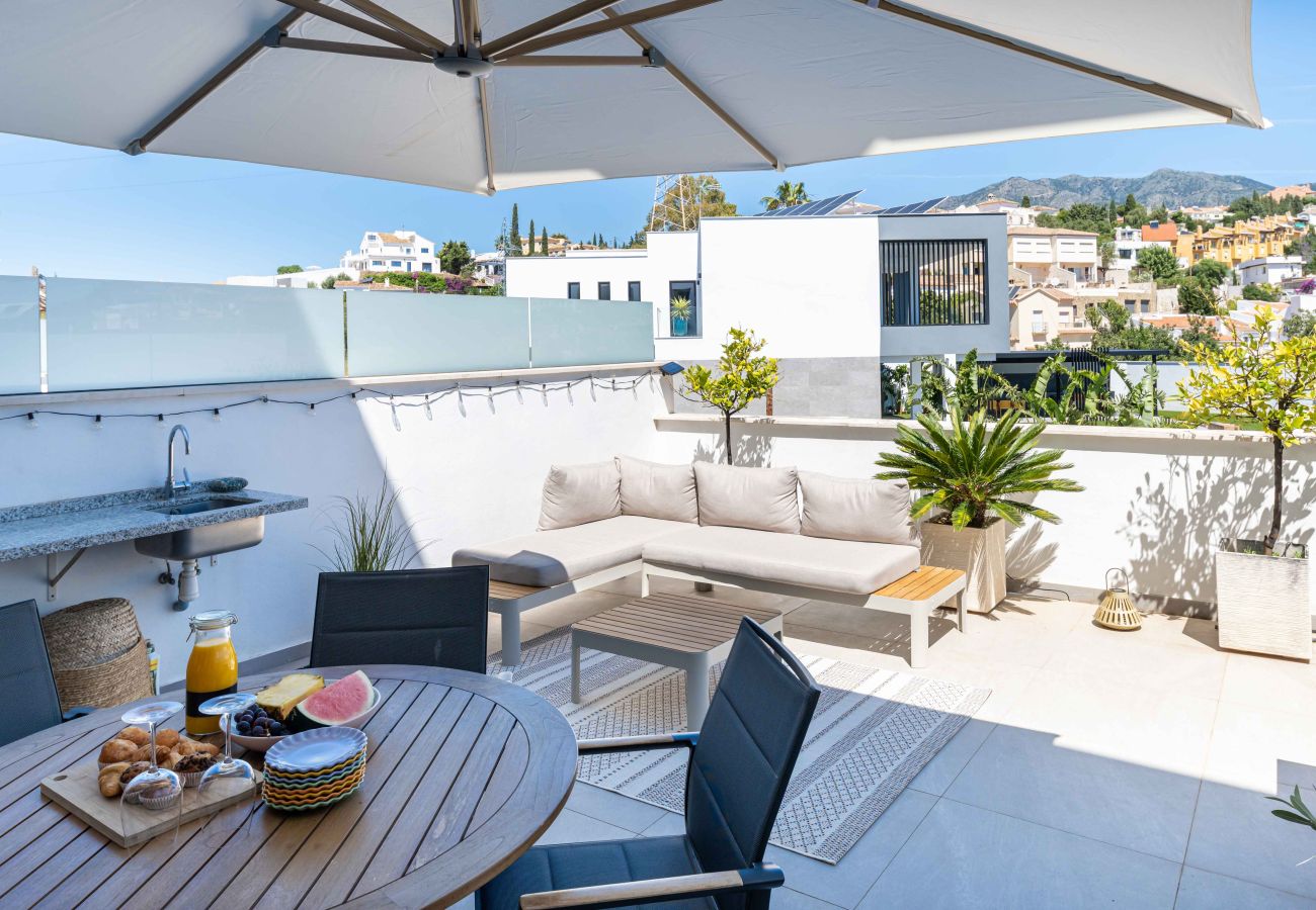 Byhus i Fuengirola - Moderne luksus rækkehus, kun 10 min gang til Fuengirola strand og by