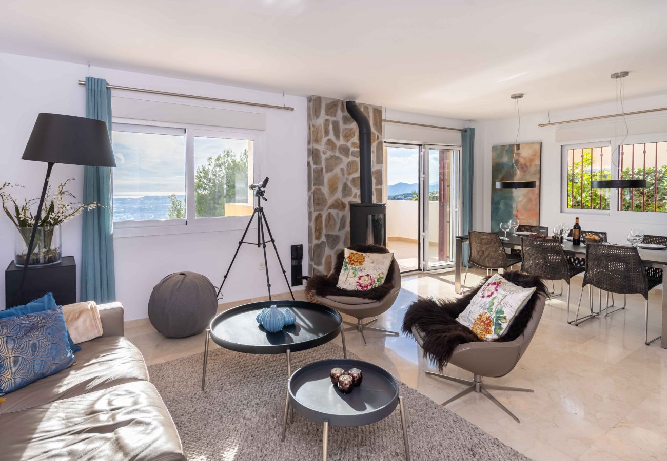 Byhus i Mijas Costa - Spektakulær havudsigt fra moderne rækkehus med jacuzzi