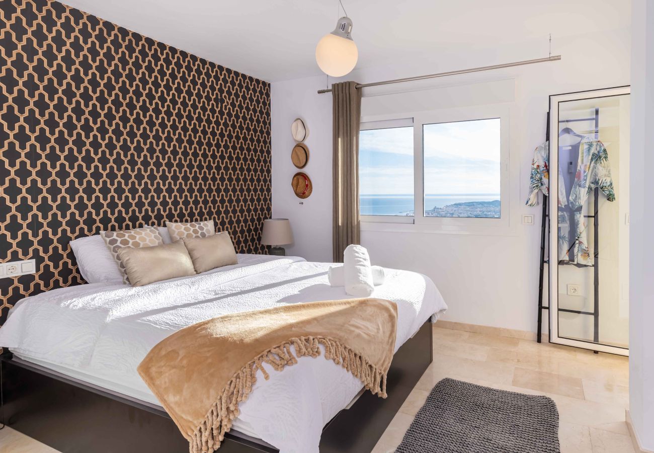 Byhus i Mijas Costa - Spektakulær havudsigt fra moderne rækkehus med jacuzzi