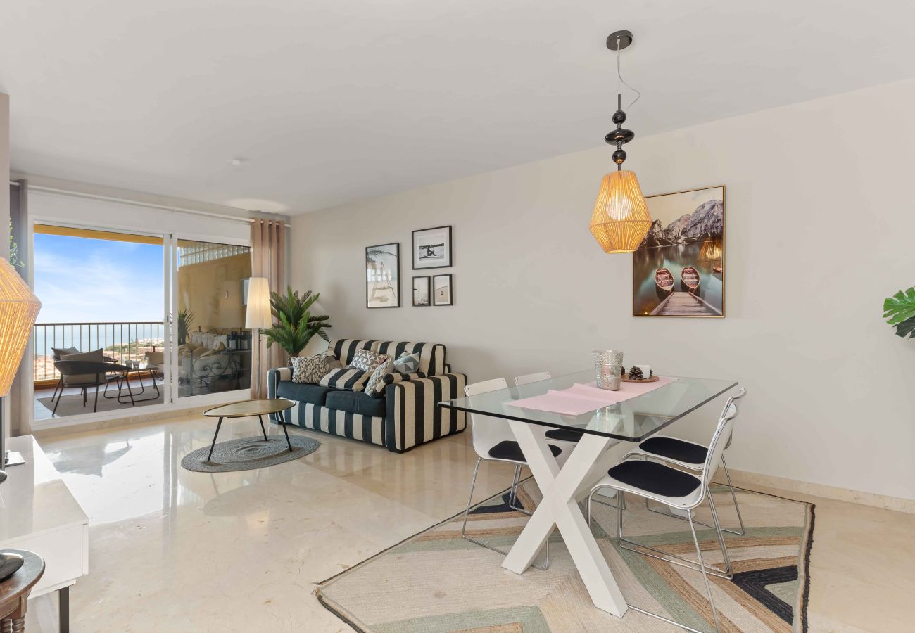 Lejlighed i Fuengirola - Magisk Panorama havudsigt, pool, gym og padel – tæt på by og strand
