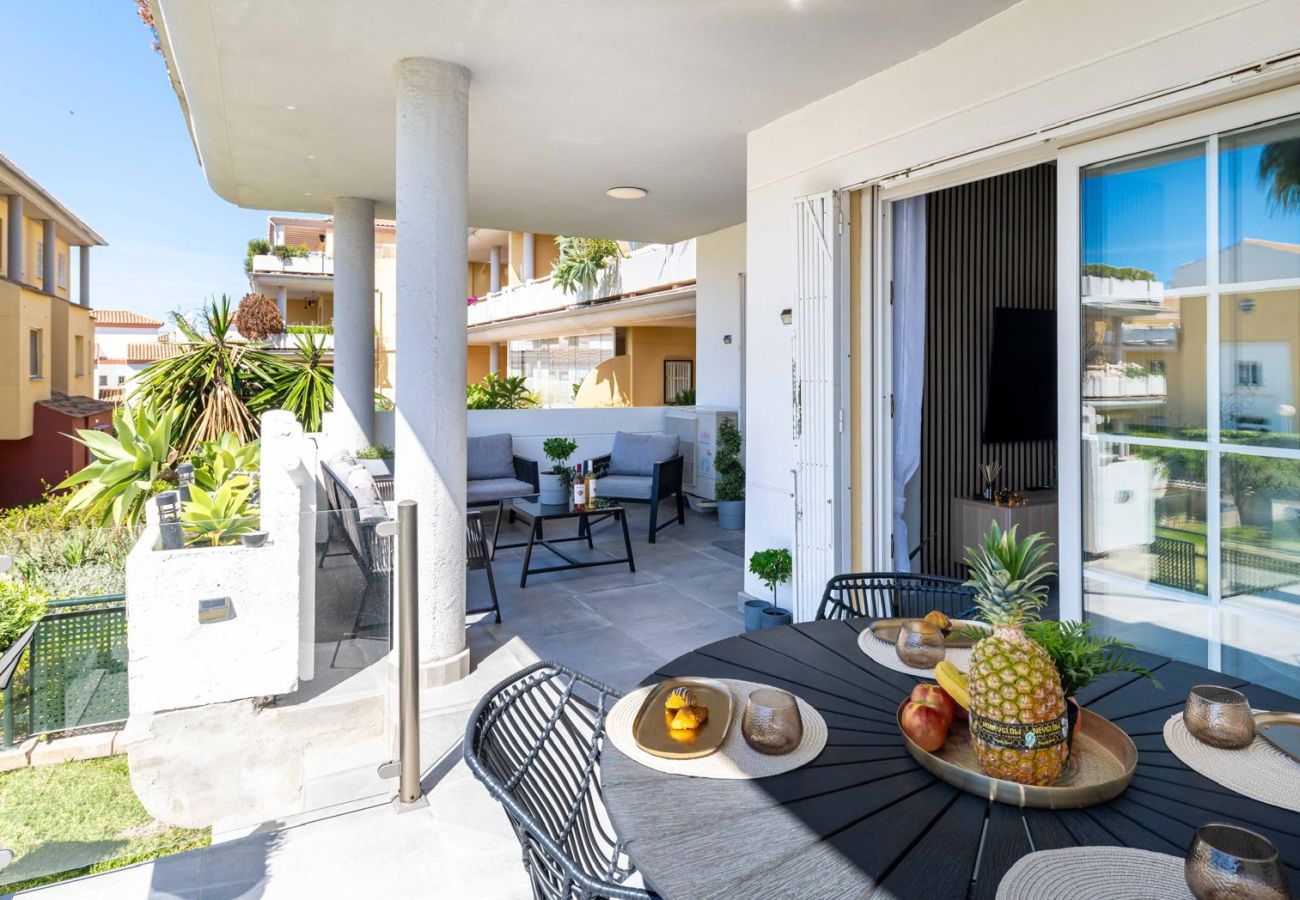 Lejlighed i Marbella - Stilfuld moderne ferielejlighed. Kort gåafstand til Cabopino Strand & Marina