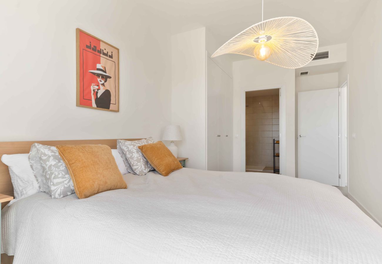 Lejlighed i Estepona - Moderne nybygget feriebolig med havudsigt, pool, fitnesscenter og legeplads