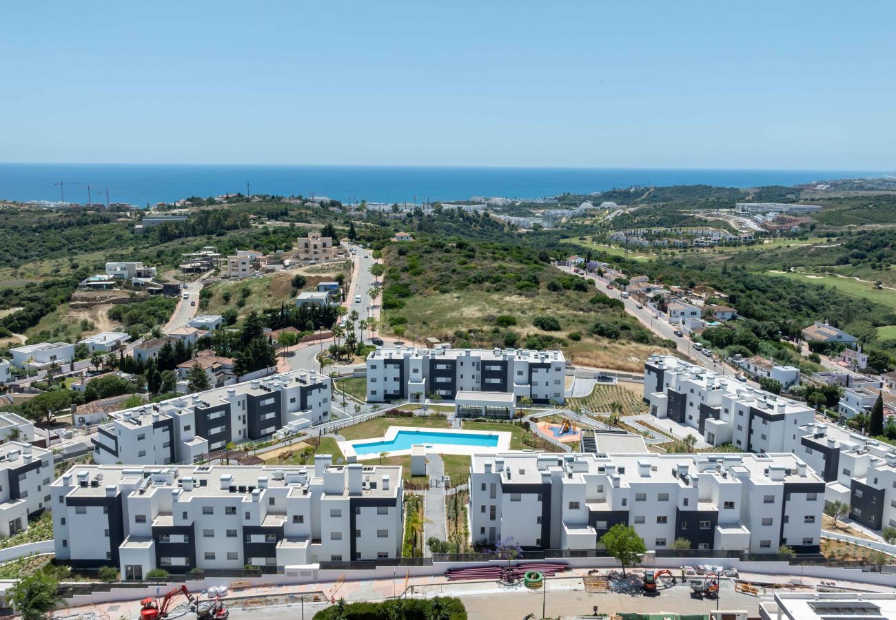 Lejlighed i Estepona - Moderne nybygget feriebolig med havudsigt, pool, fitnesscenter og legeplads