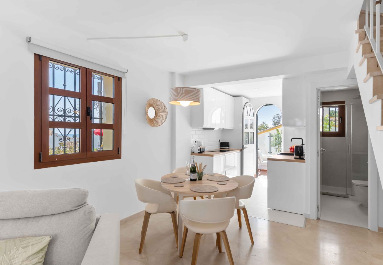 Casa adosada en Mijas Costa - Camine fácil a playa, tiendas, restaurantes, bar y gimnasio
