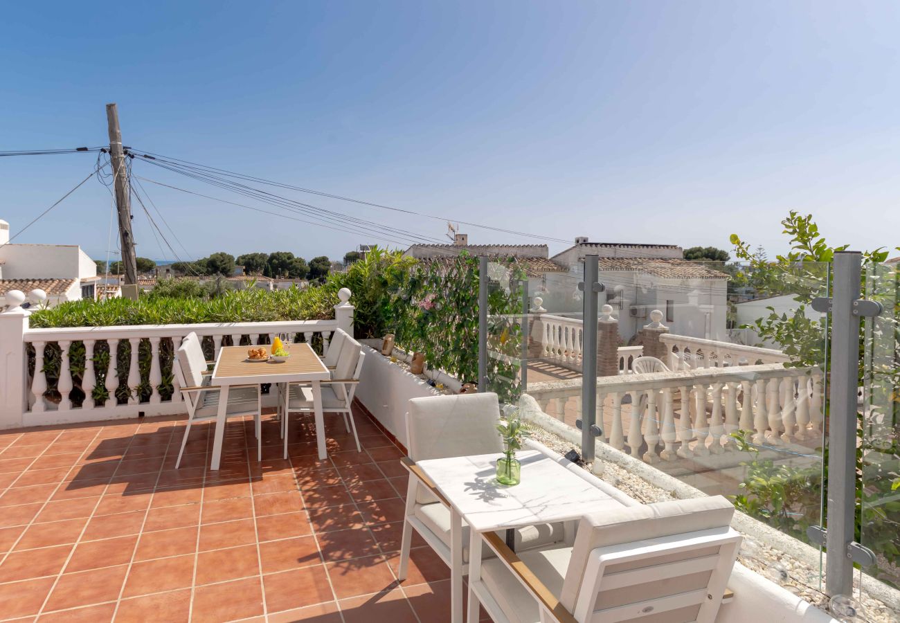 Casa adosada en Mijas Costa - Camine fácil a playa, tiendas, restaurantes, bar y gimnasio
