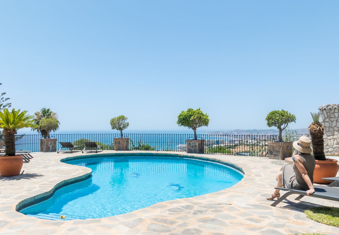 Villa en Benalmádena - Villa Luxury con fácil paseo a la playa de Fuengirola