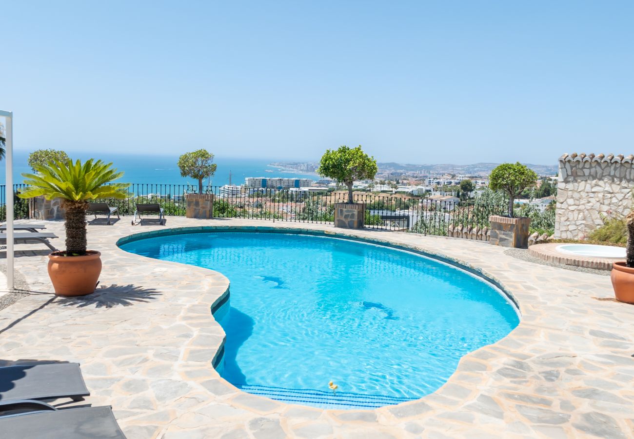 Villa en Benalmádena - Villa Luxury con fácil paseo a la playa de Fuengirola