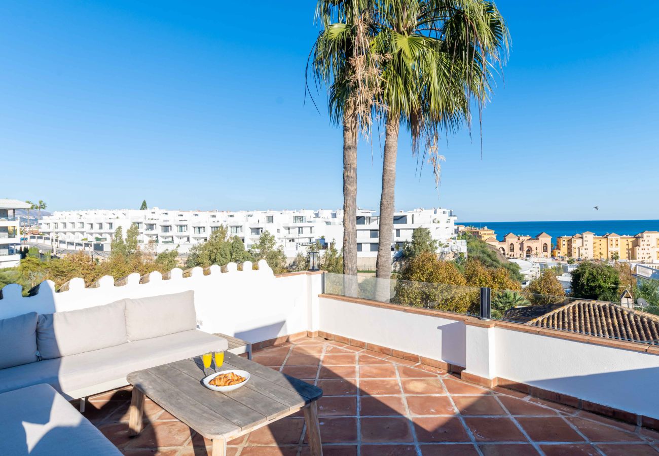 Villa en Mijas Costa - Preciosa villa con vistas al mar a sólo 7 minutos a pie de la playa de Fuengirola
