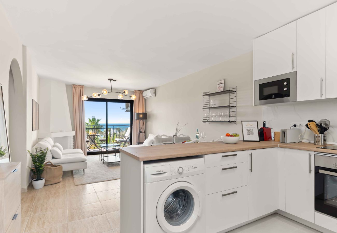 Apartamento en Mijas Costa - ¡UBICACIÓN EXCELENTE! ¡A pocos minutos caminando de la Playa, Club Deportivo, Restaurantes, Supermercados y más!