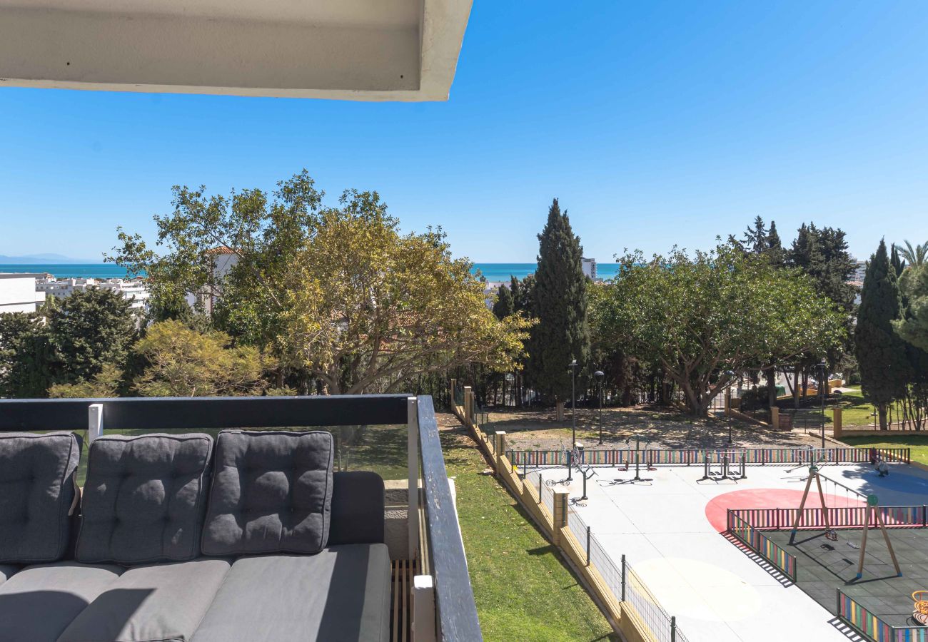 Apartamento en Torremolinos - ¡Ubicación perfecta! Camine unos minutos hasta restaurantes, hermosa playa, ciudad, tren y autobús.