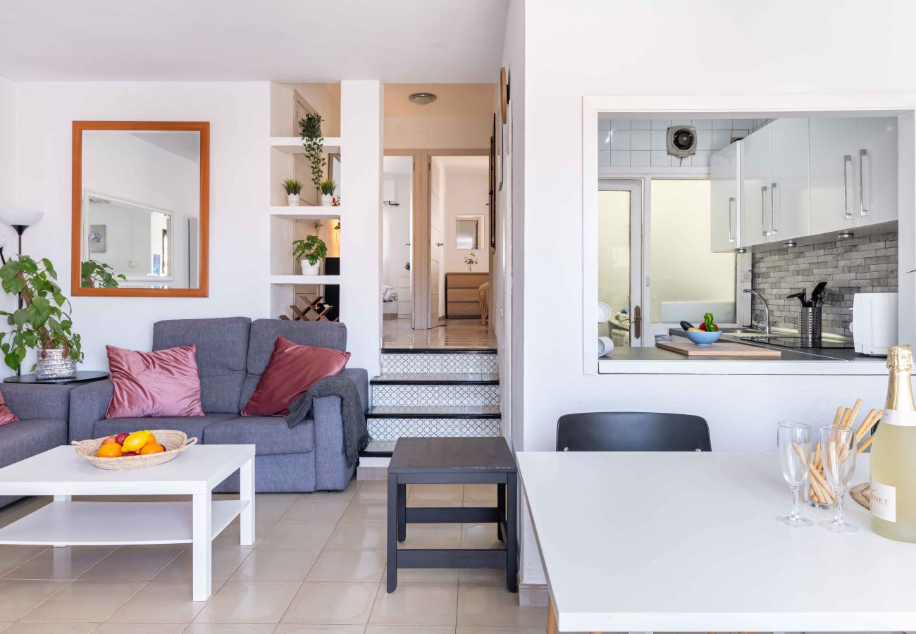 Apartamento en Mijas Costa - Fácil acceso a pie a la hermosa playa, restaurantes y al pueblo de La Cala de Mijas.