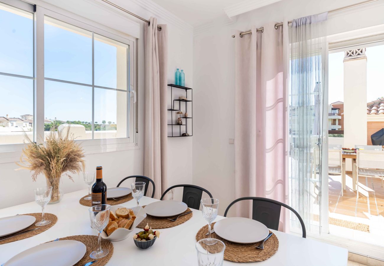 Apartamento en Benalmádena - Ático con preciosas vistas, cerca de campos de golf, restaurantes y la playa