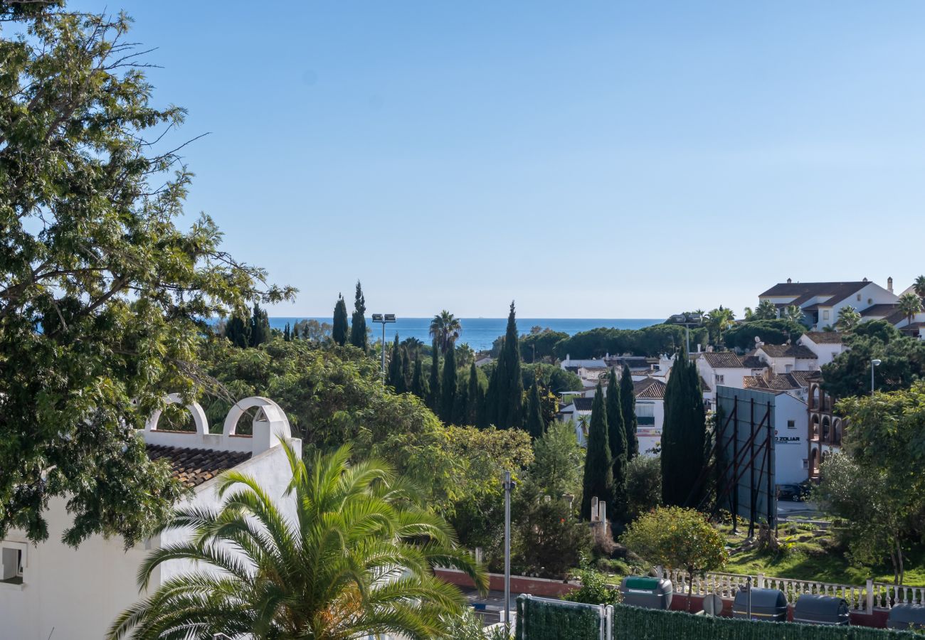 Casa adosada en Marbella - Resort de vacaciones familiar, piscina climatizada, restaurante, parque infantil, gimnasio y mucho más!