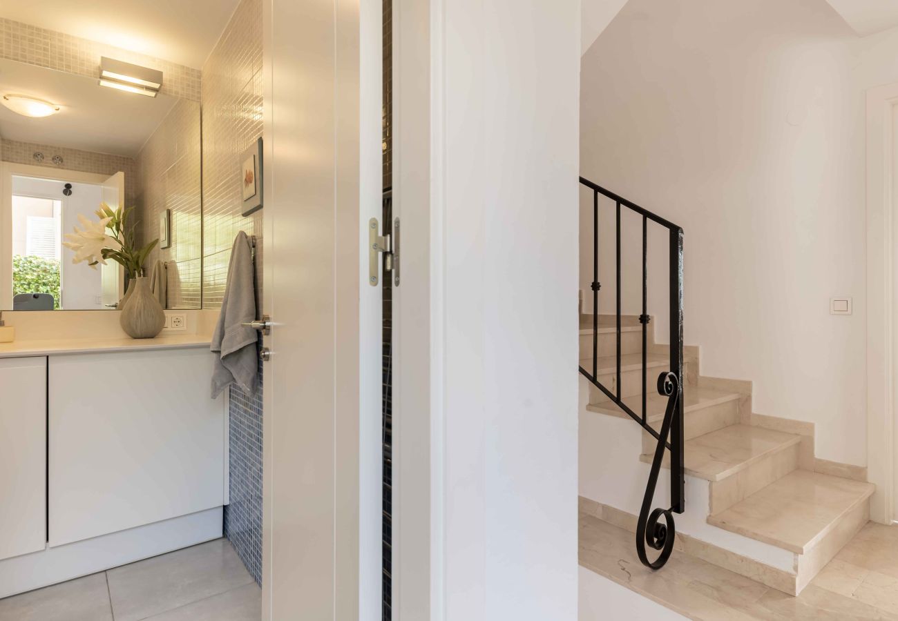 Casa adosada en Mijas Costa - Espectacular vista al mar desde una casa adosada moderna con jacuzzi