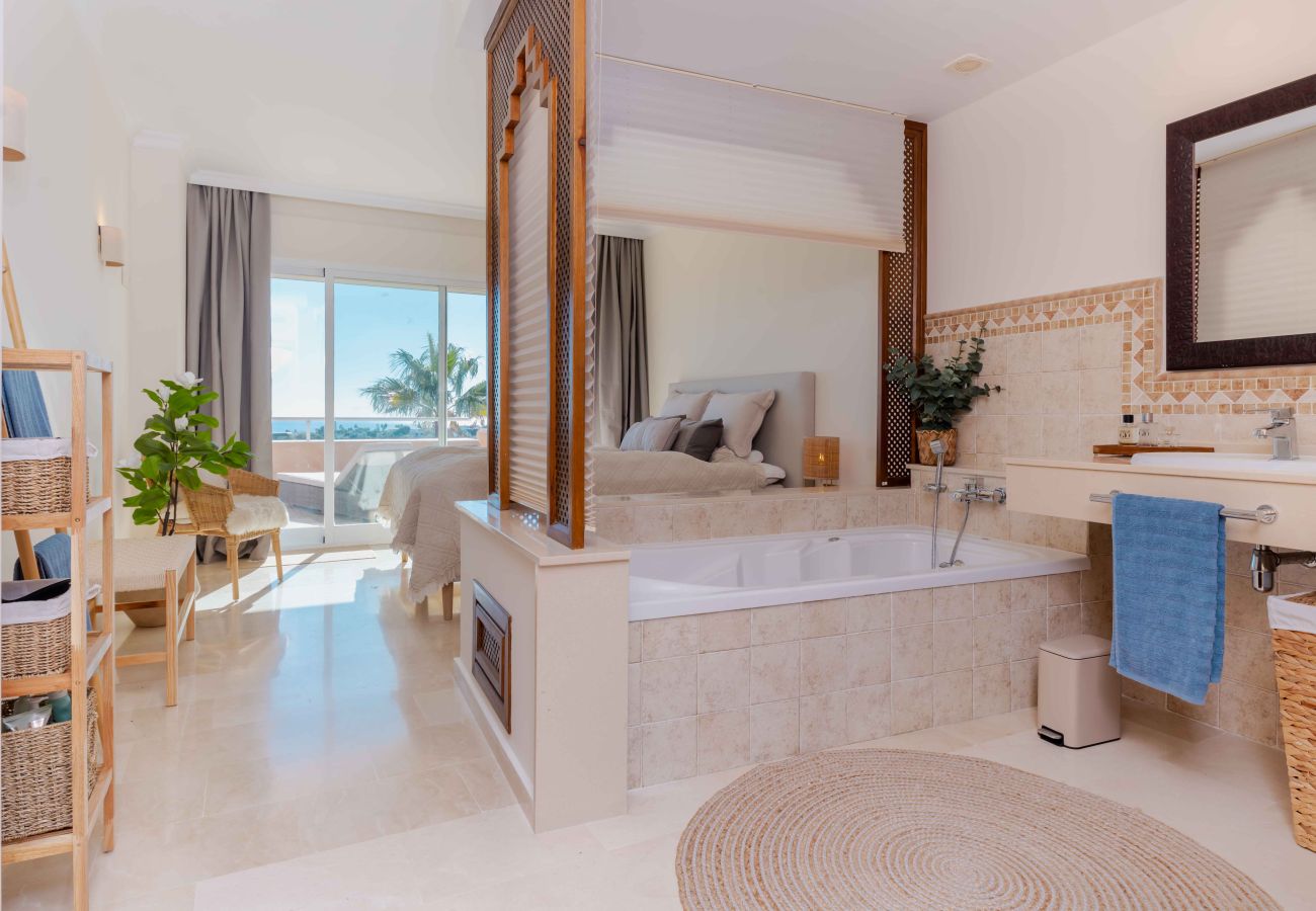 Apartamento en Mijas Costa - Apartamento de lujo con vistas al mar, a pocos pasos de la playa y restaurantes