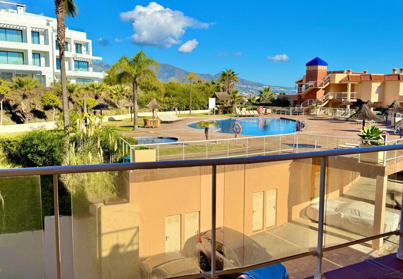 Apartamento en Mijas Costa - Apartamento de lujo con vistas al mar, a pocos pasos de la playa y restaurantes