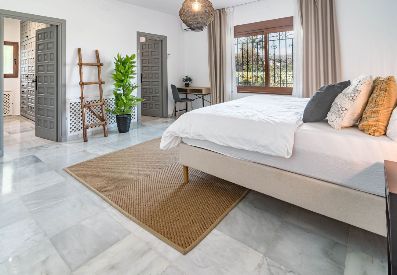 Villa en Marbella - A solo 20 minutos a pie de la playa y del restaurante Trocadero