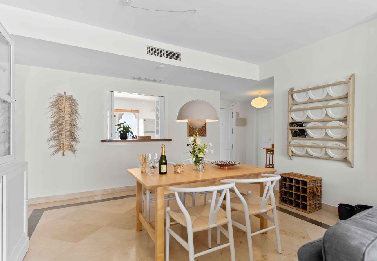 Apartamento en Estepona - Charmerende penthouse med adgang til 5 pools, 1 opvarmet pool, kort gåtur fra stranden