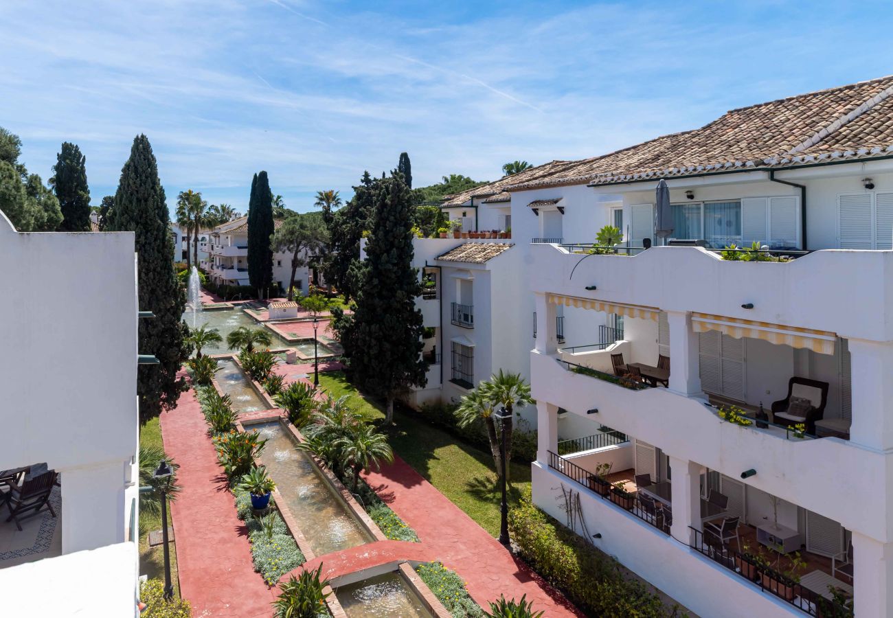 Apartamento en Estepona - Charmerende penthouse med adgang til 5 pools, 1 opvarmet pool, kort gåtur fra stranden