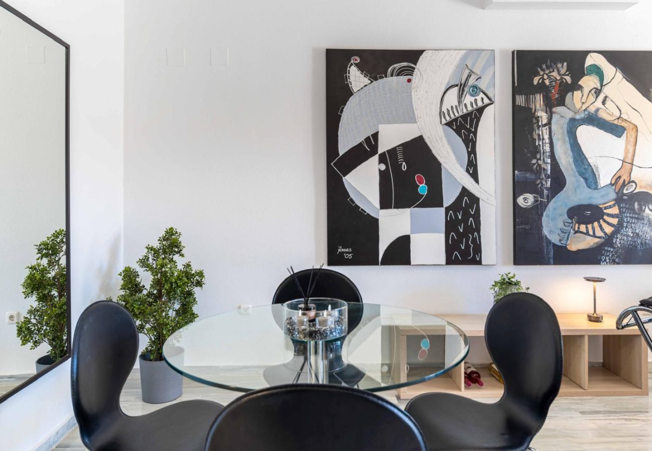 Apartamento en Marbella - Elegante apartamento moderno. Cerca de la playa y Puerto Cabopino