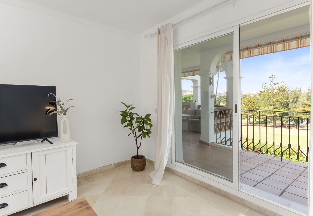 Apartamento en Mijas - Primera línea de golf con piscina climatizada, vistas panorámicas y espectaculares puestas de sol