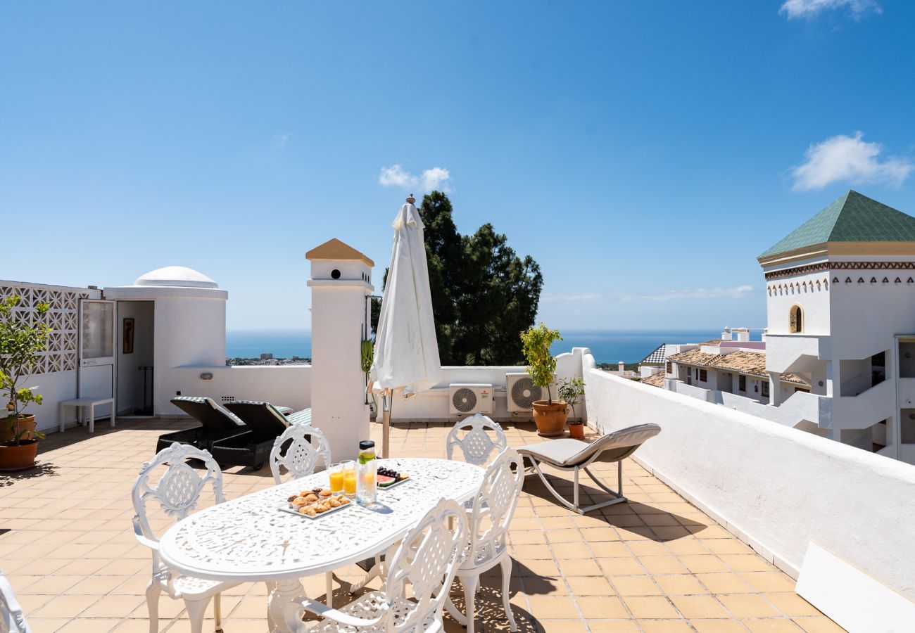 Apartment in Mijas Costa - Luxury Penthouse with Sea Views and short walk to Restaurants, Padel and Gym 