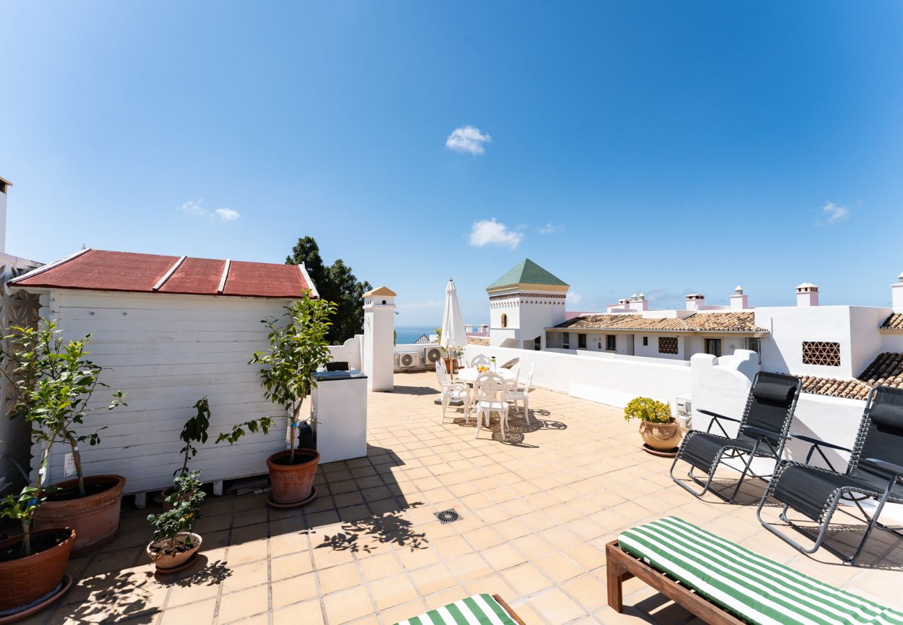 Apartment in Mijas Costa - Luxury Penthouse with Sea Views and short walk to Restaurants, Padel and Gym 