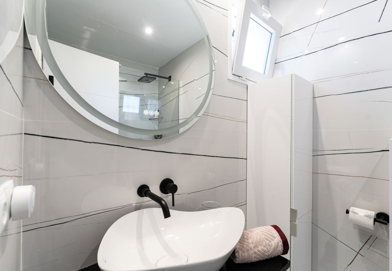 Apartment in Mijas Costa - Luxury Penthouse with Sea Views and short walk to Restaurants, Padel and Gym 