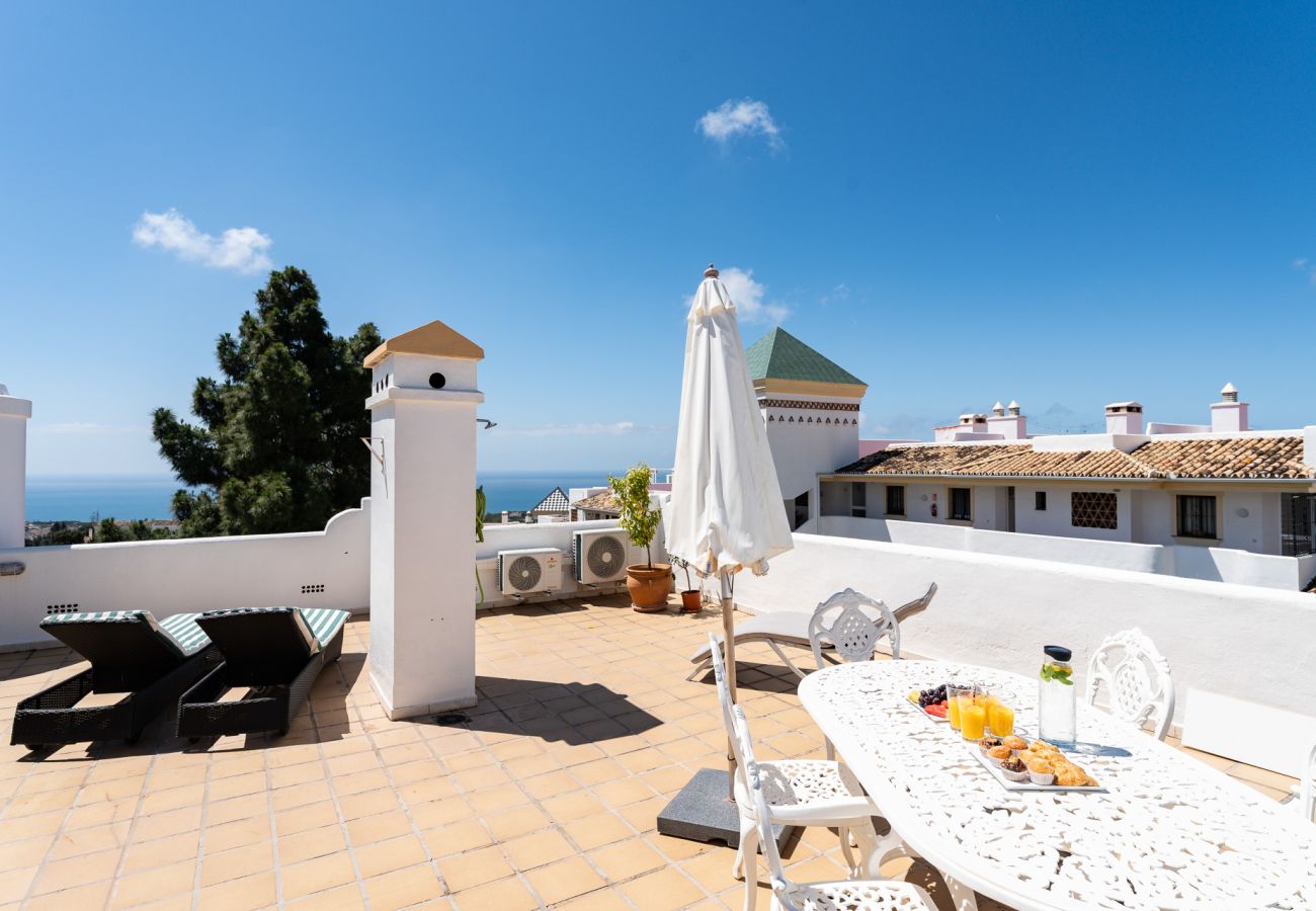 Apartment in Mijas Costa - Luxury Penthouse with Sea Views and short walk to Restaurants, Padel and Gym 