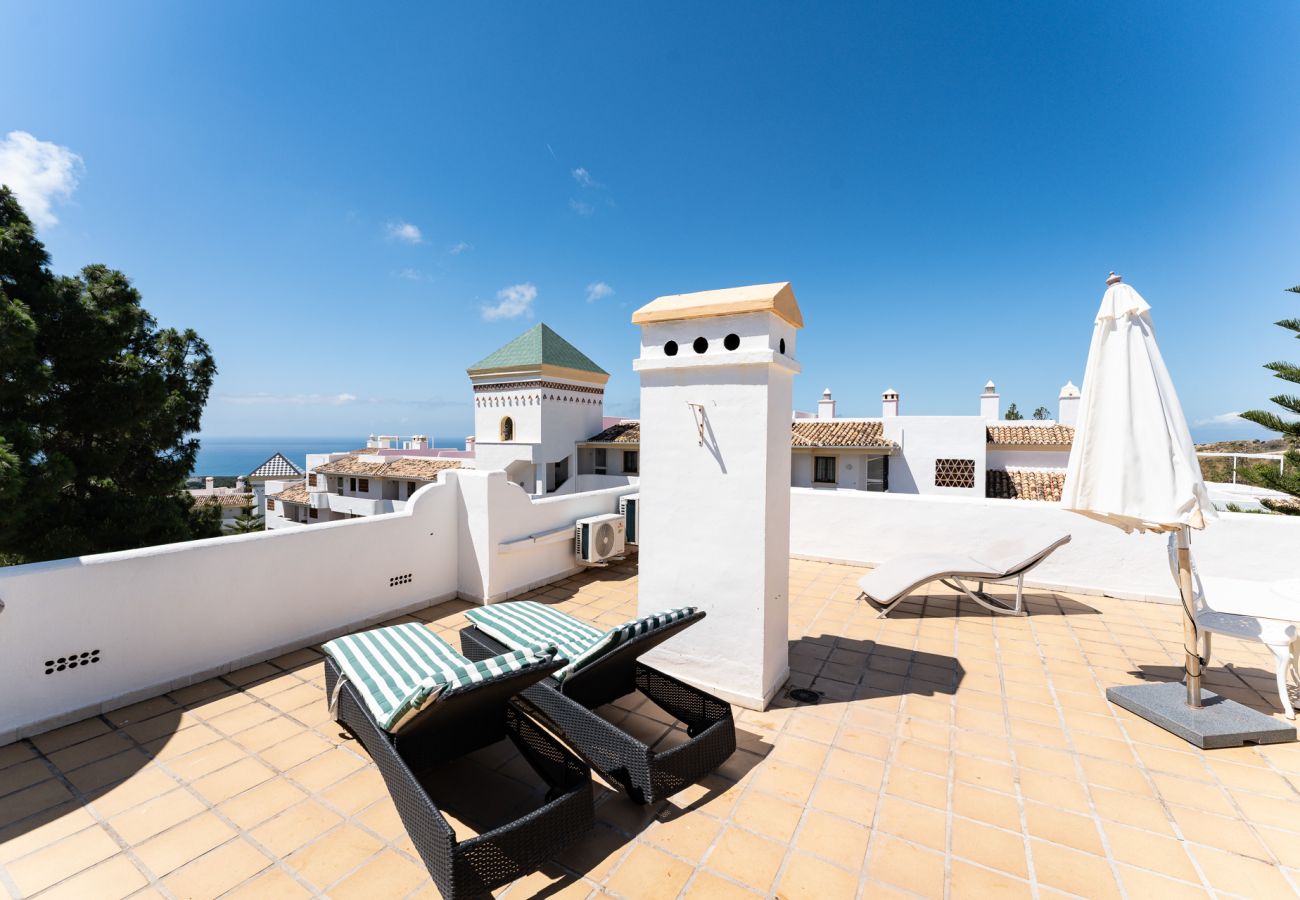 Apartment in Mijas Costa - Luxury Penthouse with Sea Views and short walk to Restaurants, Padel and Gym 
