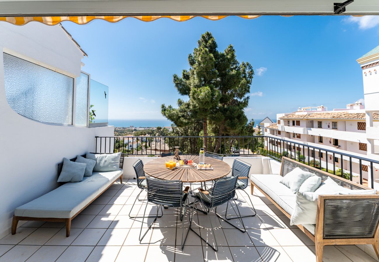 Apartment in Mijas Costa - Luxury Penthouse with Sea Views and short walk to Restaurants, Padel and Gym 