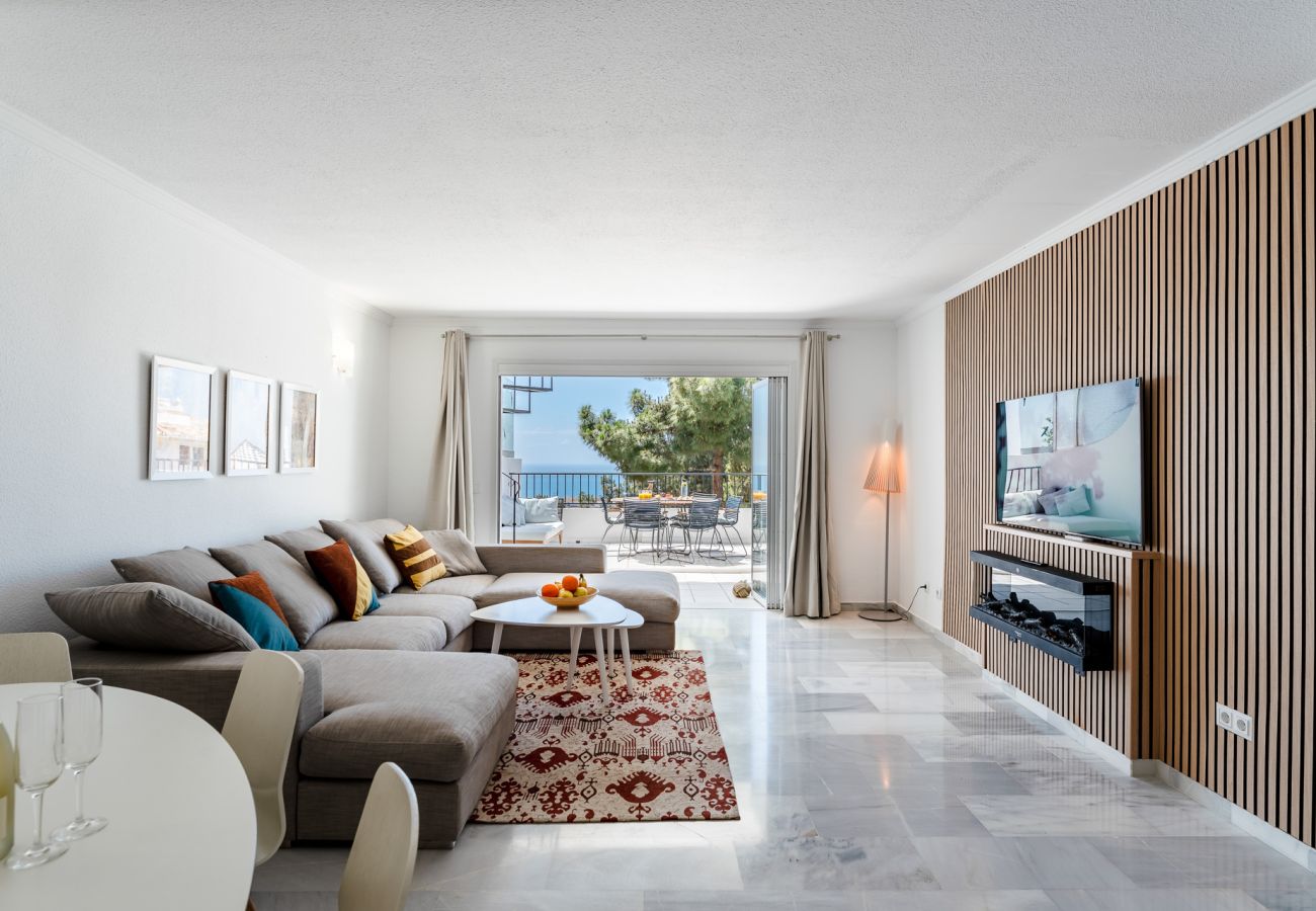 Apartment in Mijas Costa - Luxury Penthouse with Sea Views and short walk to Restaurants, Padel and Gym 