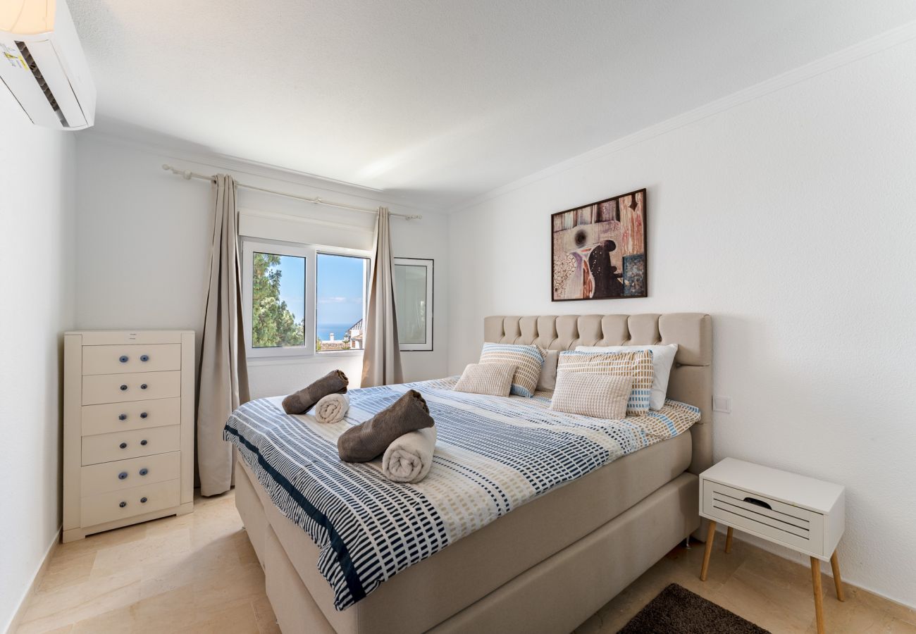 Apartment in Mijas Costa - Luxury Penthouse with Sea Views and short walk to Restaurants, Padel and Gym 