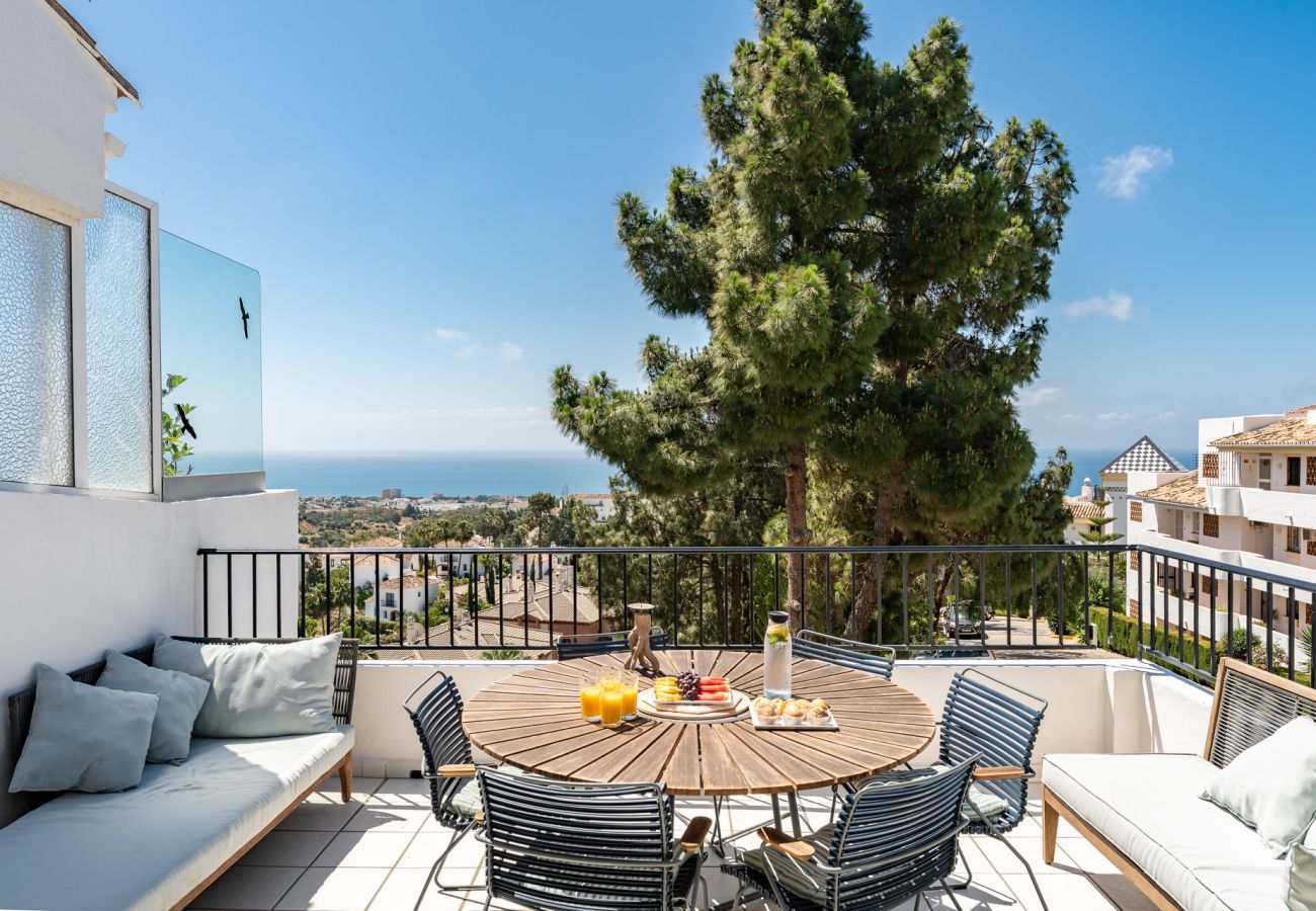 Apartment in Mijas Costa - Luxury Penthouse with Sea Views and short walk to Restaurants, Padel and Gym 