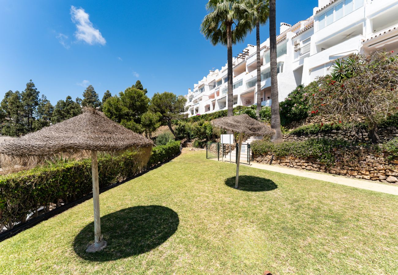 Apartment in Mijas Costa - Luxury Penthouse with Sea Views and short walk to Restaurants, Padel and Gym 