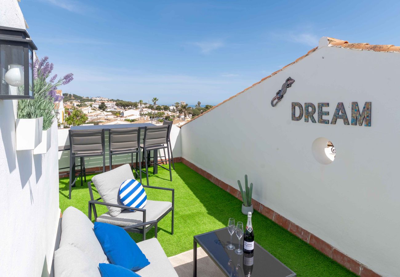 Terraced House in Mijas Costa - Easy walk to Beach, Shops, Restaurants, bars and Gym