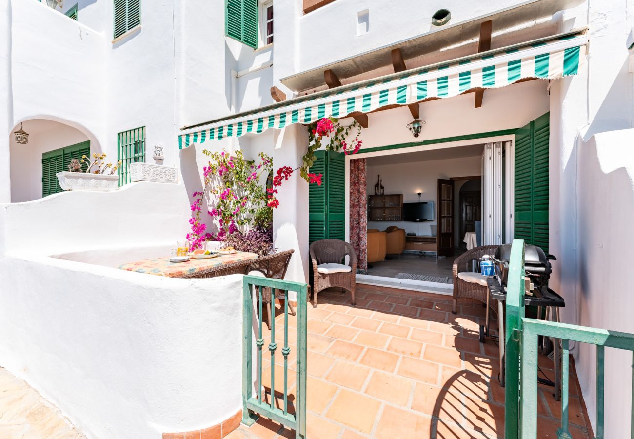 Terraced House in Benajarafe - First line beach, direct access to the pool from terrace
