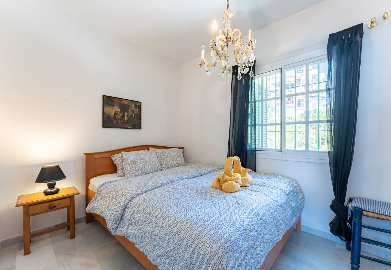 Terraced House in Benajarafe - First line beach, direct access to the pool from terrace