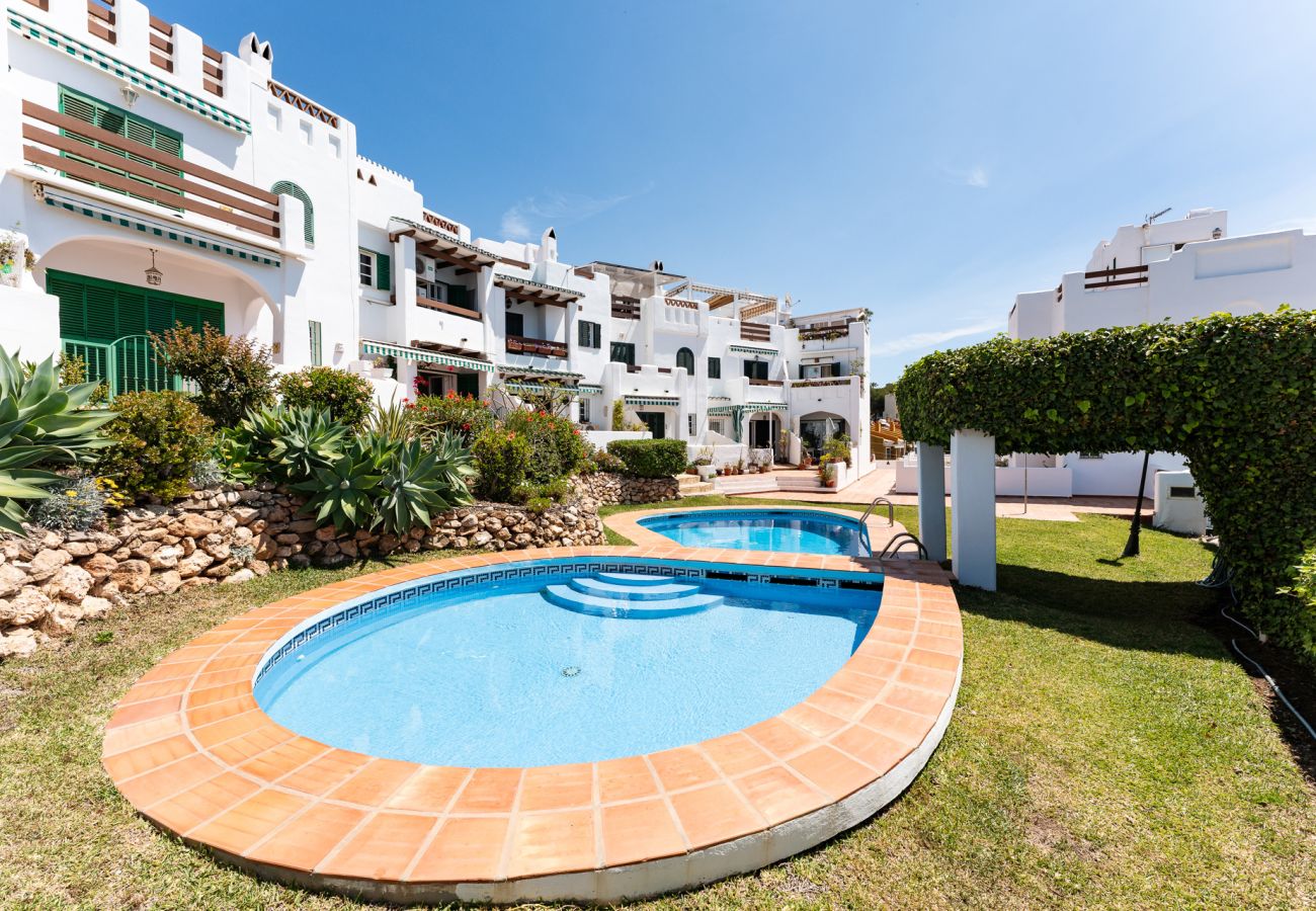 Terraced House in Benajarafe - First line beach, direct access to the pool from terrace