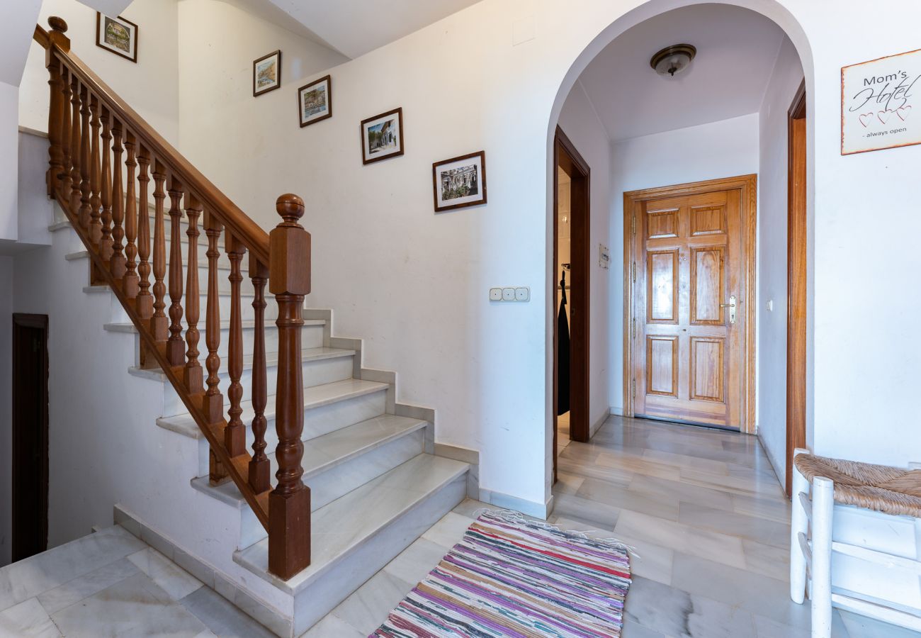 Terraced House in Benajarafe - First line beach, direct access to the pool from terrace