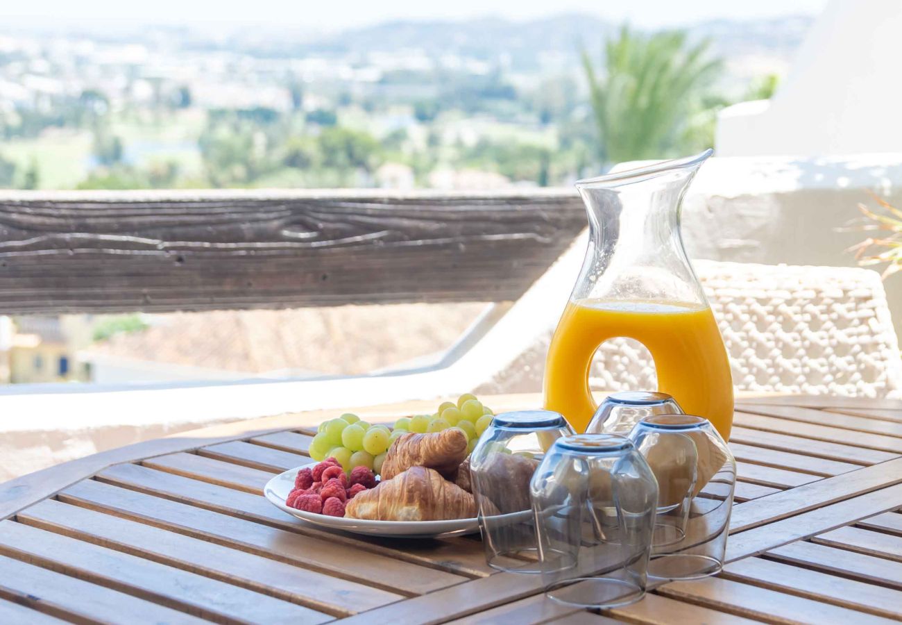 Apartment in Mijas - 4 minutes stroll to Restaurants and Mini market. 15min. drive to Fuengirola beach