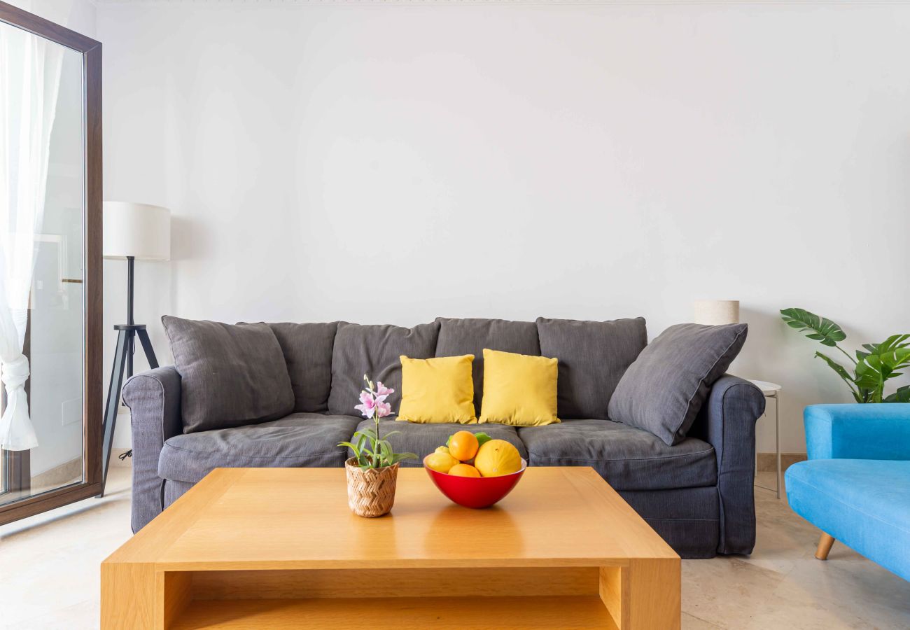 Apartment in Mijas - 4 minutes stroll to Restaurants and Mini market. 15min. drive to Fuengirola beach