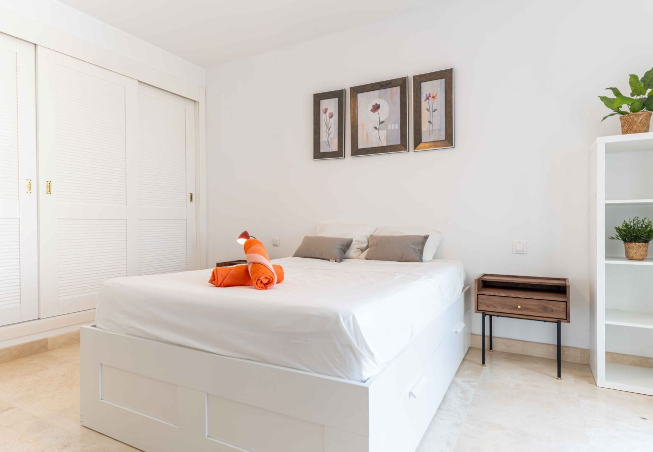 Apartment in Mijas - 4 minutes stroll to Restaurants and Mini market. 15min. drive to Fuengirola beach