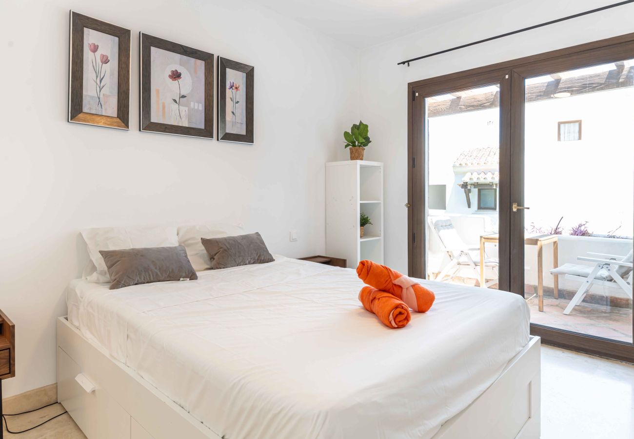Apartment in Mijas - 4 minutes stroll to Restaurants and Mini market. 15min. drive to Fuengirola beach