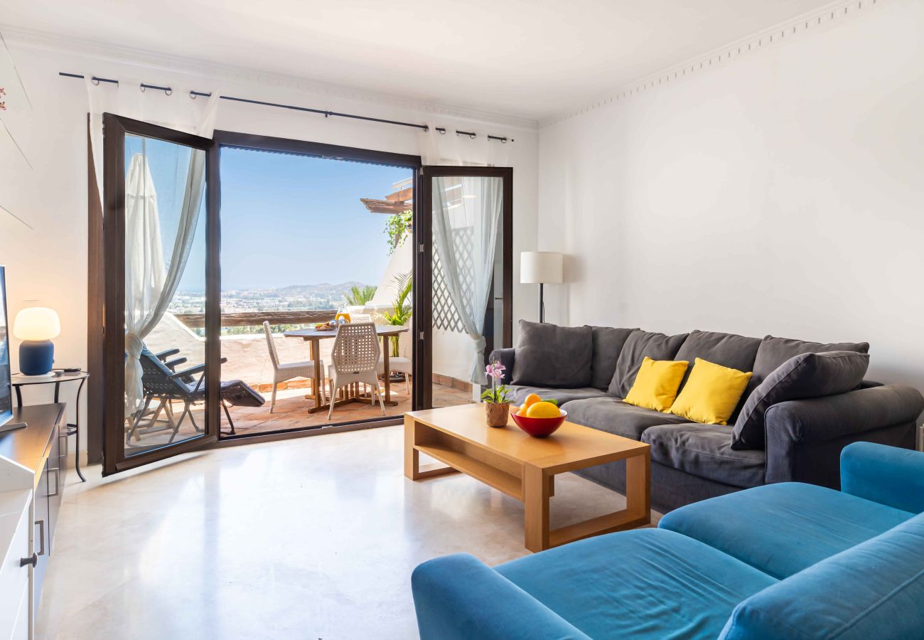 Apartment in Mijas - 4 minutes stroll to Restaurants and Mini market. 15min. drive to Fuengirola beach